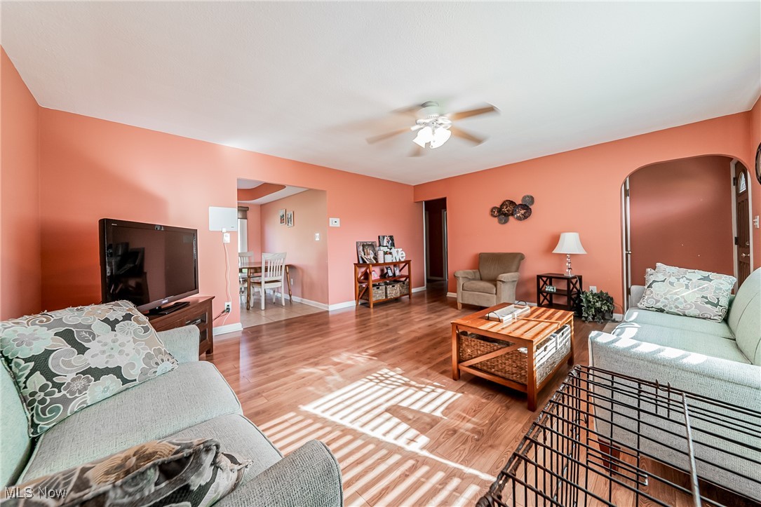 7029 Oakwood Road, Parma, Ohio image 4
