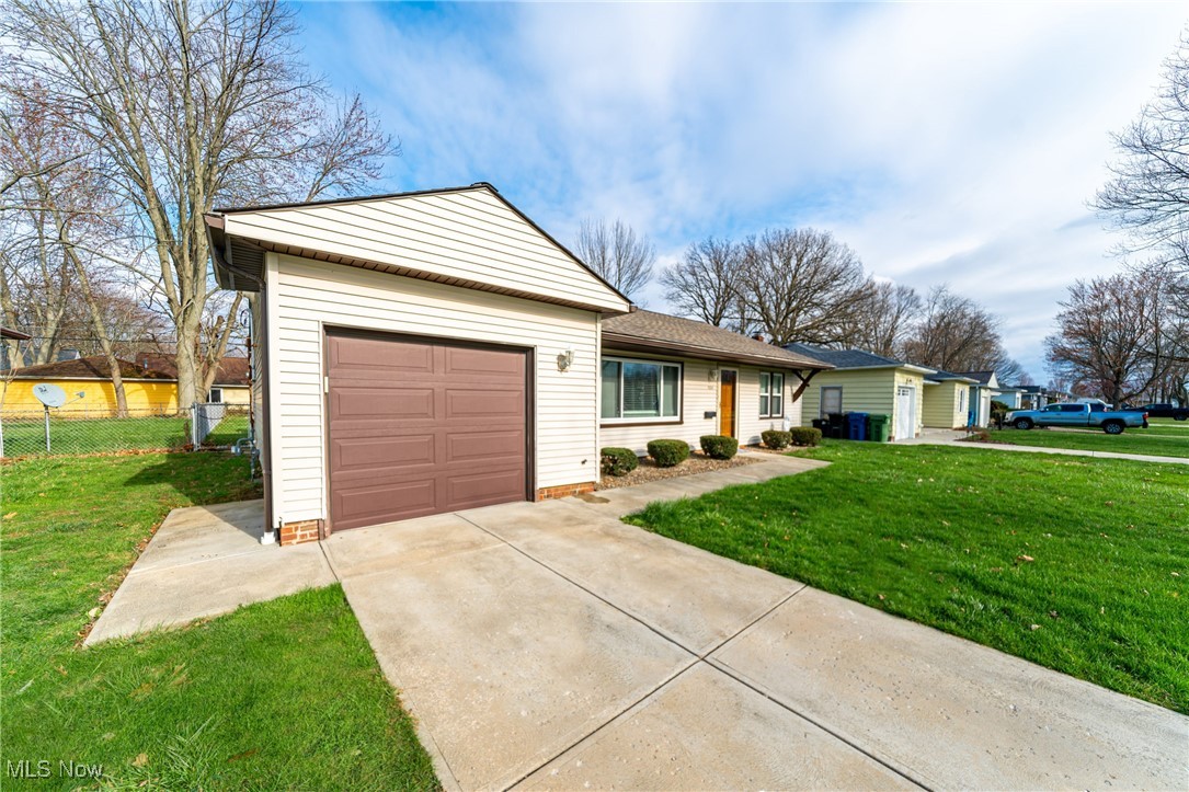 7029 Oakwood Road, Parma, Ohio image 25