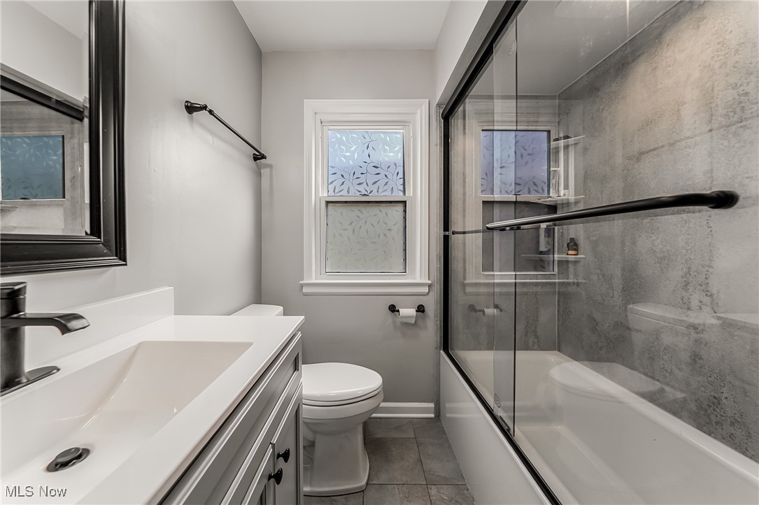 7029 Oakwood Road, Parma, Ohio image 18