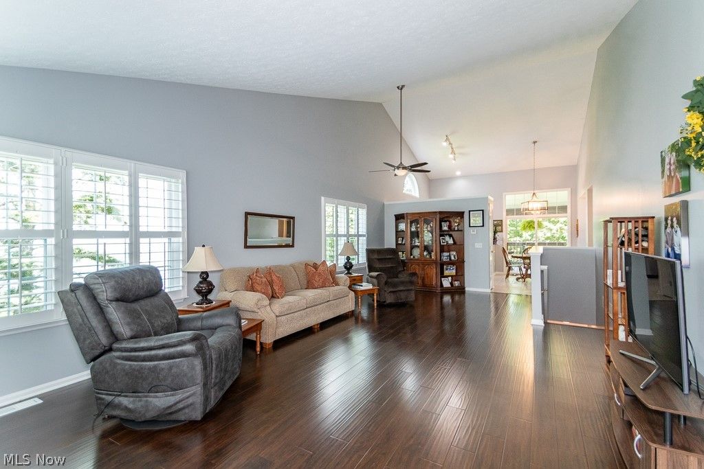 Photo of 118 Kensington Court, Aurora, OH 44202 (MLS # 5224699)