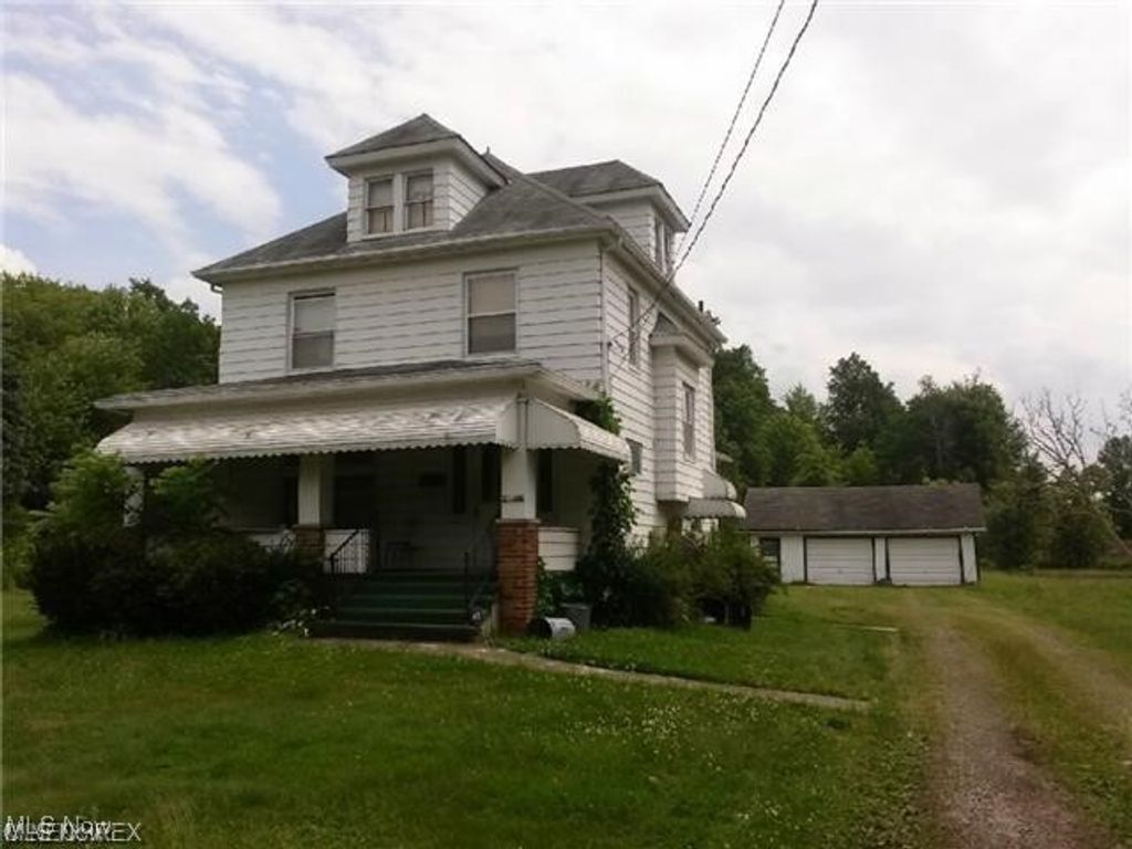 Photo of 2849 Mcguffey Road, Youngstown, OH 44505 (MLS # 5178408)