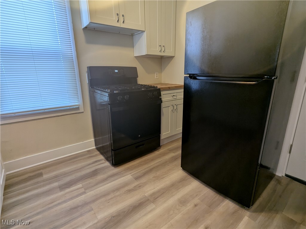 Cleveland, Ohio 44102, United States, 2 Bedrooms Bedrooms, ,1 BathroomBathrooms,Residential,Active,13159