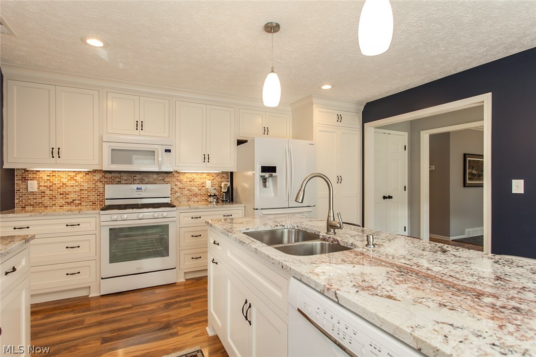 Lake Side Village Condo - Residential