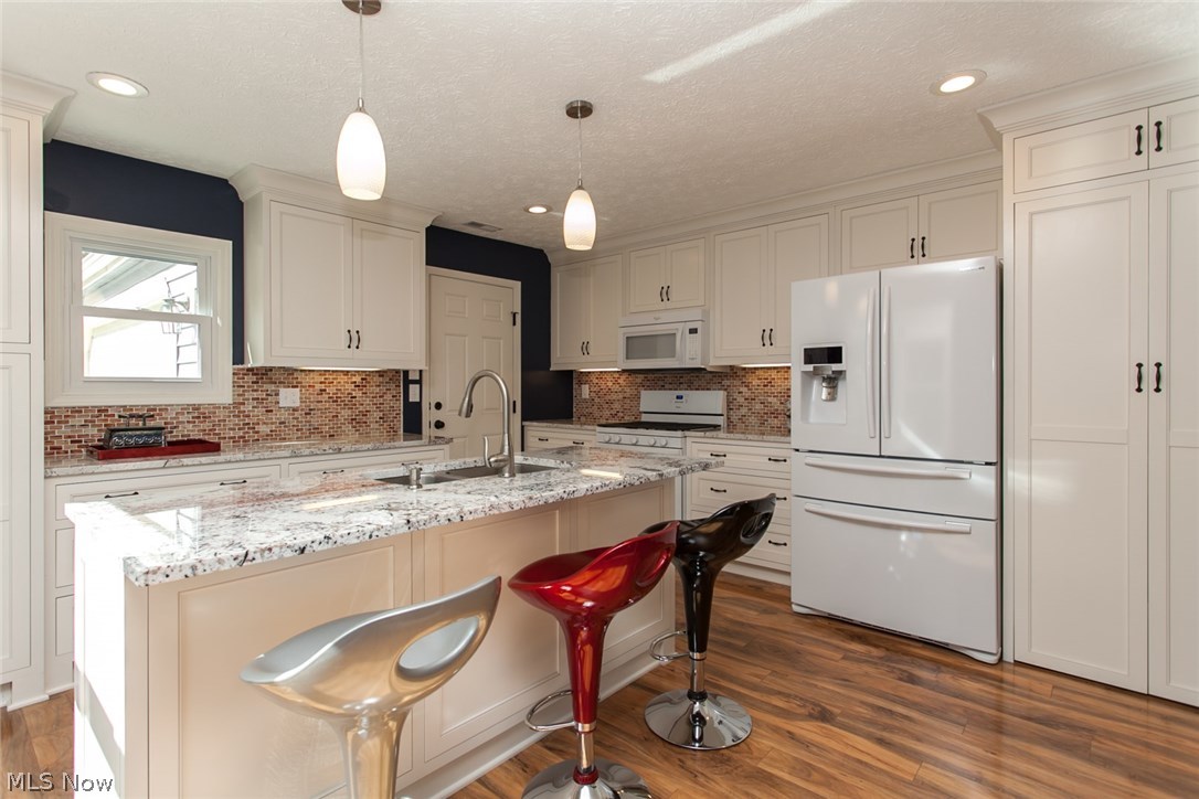 Lake Side Village Condo - Residential