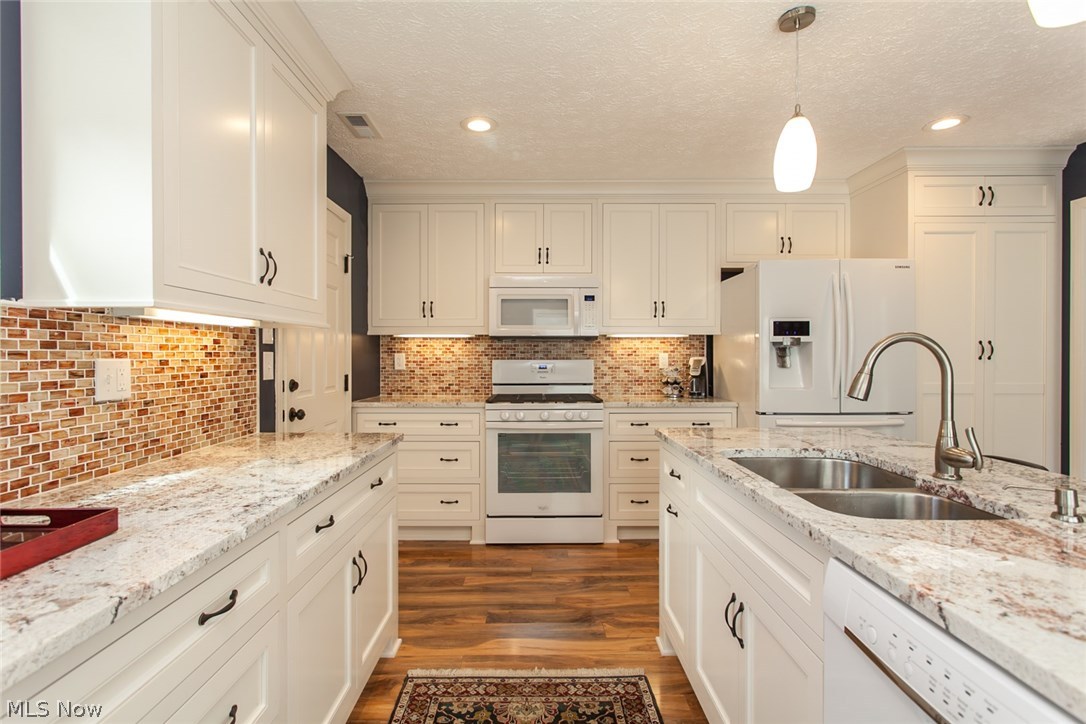 Lake Side Village Condo - Residential