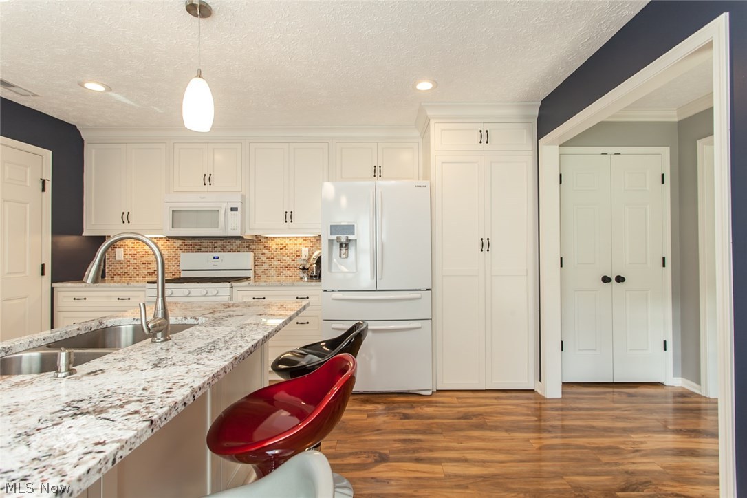 Lake Side Village Condo - Residential