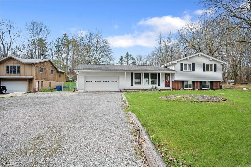 Photo of 2862 Byron Drive, North Canton, OH 44720 (MLS # 5202726)