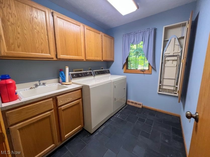 Aurora, Ohio 44202, United States, 3 Bedrooms Bedrooms, ,3 BathroomsBathrooms,Residential,Active,169353