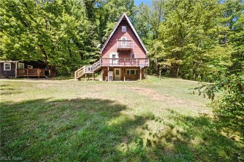 Photo of 42641 sr-517, Columbiana, OH 44408 (MLS # 5202680)