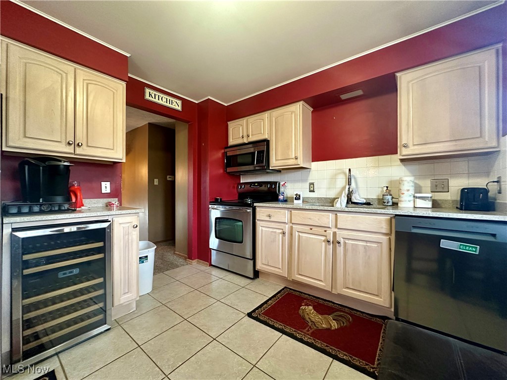 352 N Rhodes Avenue, Niles, Ohio image 8