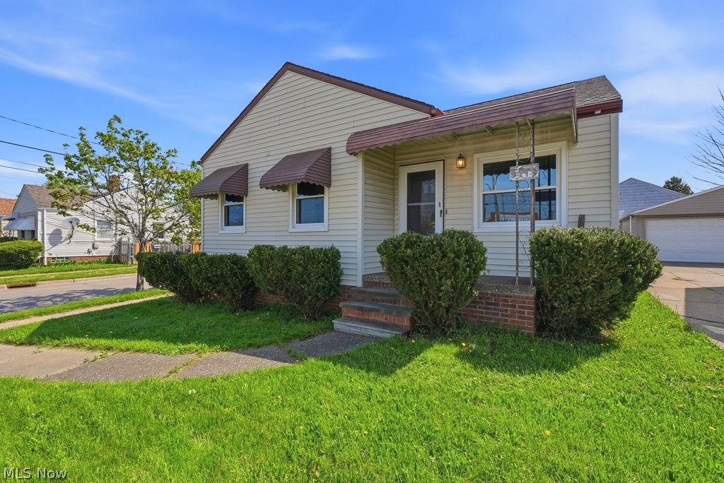 Photo of 4919 Ridge Road, Brooklyn, OH 44144 (MLS # 5204042)