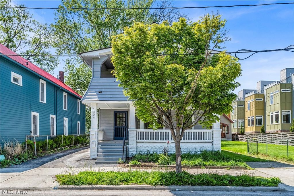 Photo of 1304 W 73rd Street, Cleveland, OH 44102 (MLS # 5209355)
