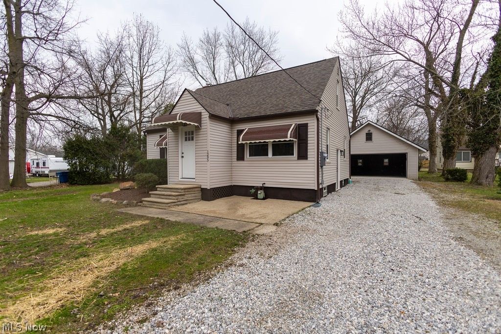 Photo of 1295 E 357th Street, Eastlake, OH 44095 (MLS # 5195861)