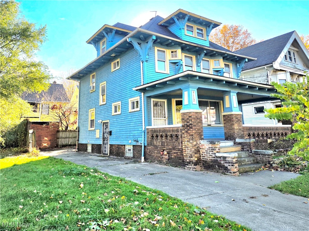 9112 Parmelee Avenue