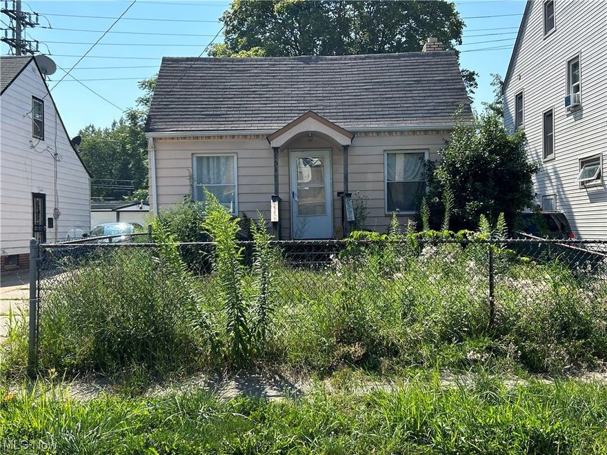 Looking for your next investment property or a place to call your own? This 2 bedroom 1 bath ranch style home awaits you. Partially finished basements for entertainment needs. BUYERS/INVESTORS YOU WILL NEED TO CONTACT A BUYERS AGENT. Please do your due diligence PRIOR to writing an offer. AS-IS sale.

Portfolio package opportunity. MLS numbers: 4492392, 4485086, 4492393, 4492394, 4492395, 4485084, 4492396, 4484813, 4485085, 4492400, 4494818, 4484824, 4494004, 4492406, 4492410, 4492411, 4492436, 4492470, 4492472, 4492473, 4484855, 4492474, 4492476, 4492479, 4492398, 4492408, 4492409, 4492469 & 4492480.