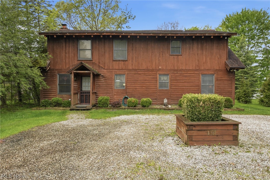 1537 Lake Crest Drive