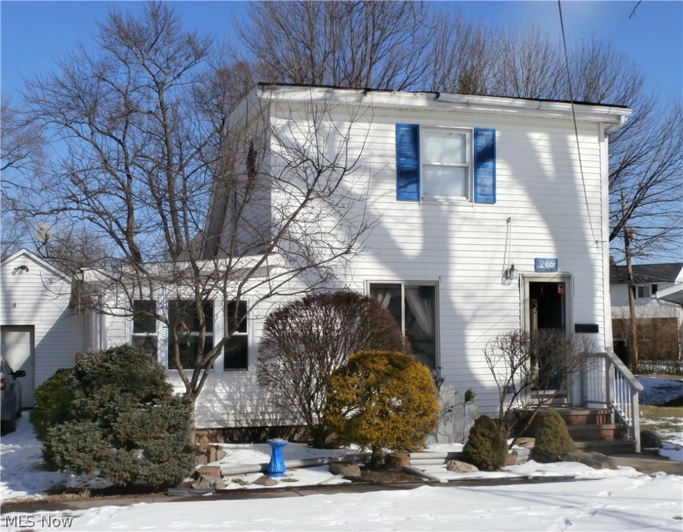 This 3 bedroom home has a newer furnace and an attached garage Tenant is month to month and would like to stay. Nice eat in kitchen. Will be POS compliant.
--