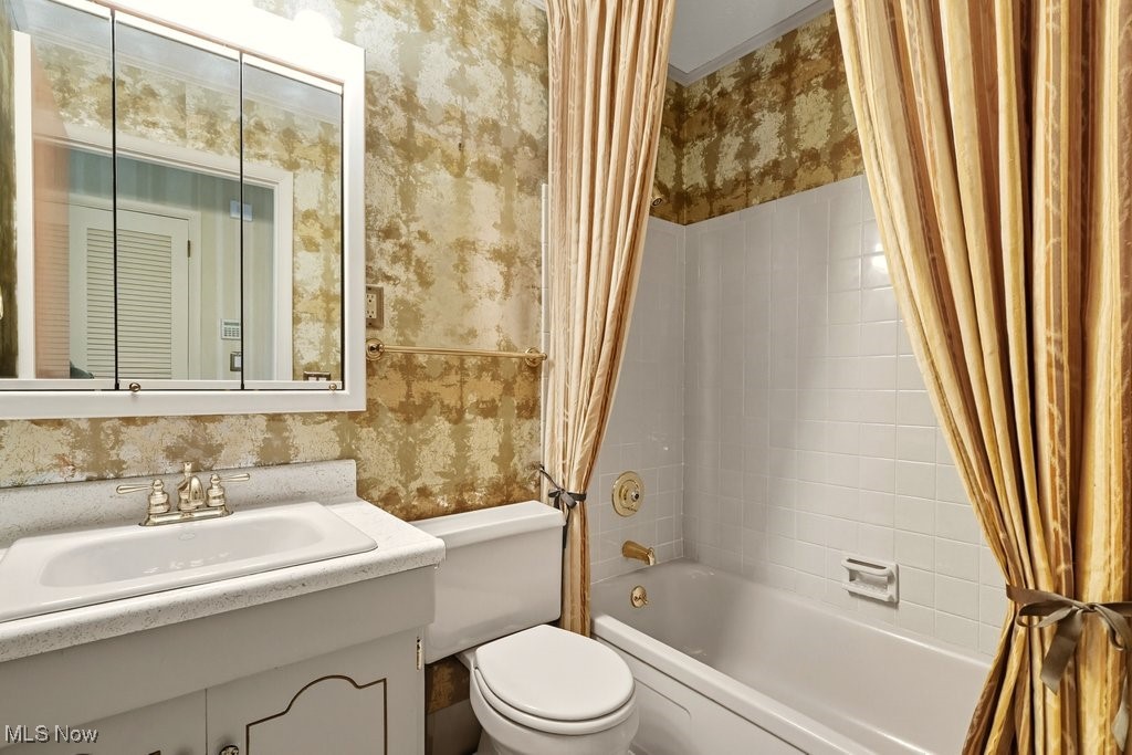 Revere Manor - Residential