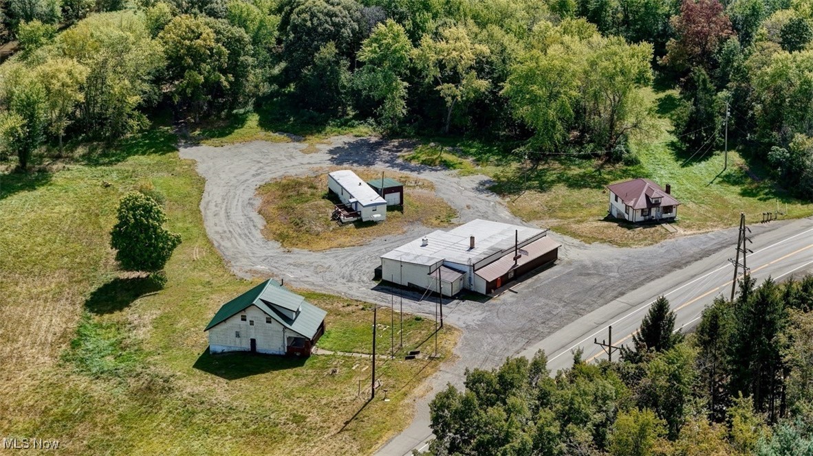 The Cadiz Pike Inn, Turnkey Bar/Restaurant, 3 Rental Homes, 11+ Acres w/ Mineral Rights, Union Twp., Tuscarawas Co., OH. Live And Online Bidding Available. ABSOLUTE AUCTION, all sells to the highest bidder on location. ONLINE BIDDING BEGINS TUESDAY, OCTOBER 29, 2024 – 1:00 PM and AUCTION LIVE ON-SITE BIDDING WILL BEGIN FRIDAY, NOVEMBER 1, 2024, 1:00 PM. Real estate features 11.27+/- acres in Union Township. Good exposure with frontage on US-250. Claymont School District. Public water, all mineral rights owned by the seller to transfer.