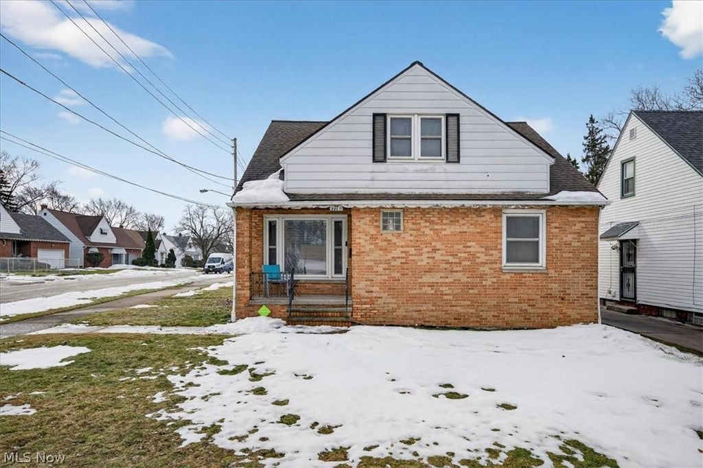 Photo of 17282 Mccracken Road, Maple Heights, OH 44137 (MLS # 5186992)