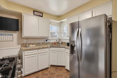 Tiny photo for 17282 Mccracken Road, Maple Heights, OH 44137 (MLS # 5186992)