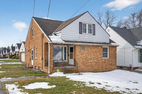 Tiny photo for 17282 Mccracken Road, Maple Heights, OH 44137 (MLS # 5186992)
