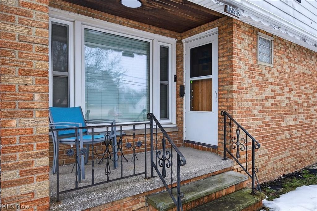 Photo of 17282 Mccracken Road, Maple Heights, OH 44137 (MLS # 5186992)