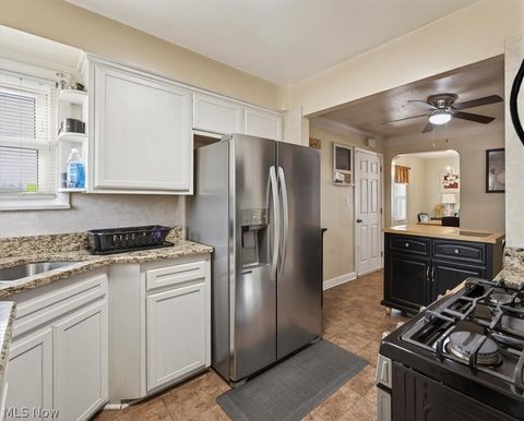 Tiny photo for 17282 Mccracken Road, Maple Heights, OH 44137 (MLS # 5186992)