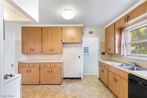 Tiny photo for 20508 Halifax Road, Warrensville Heights, OH 44122 (MLS # 5255471)