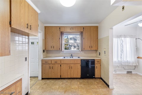 Tiny photo for 20508 Halifax Road, Warrensville Heights, OH 44122 (MLS # 5255471)