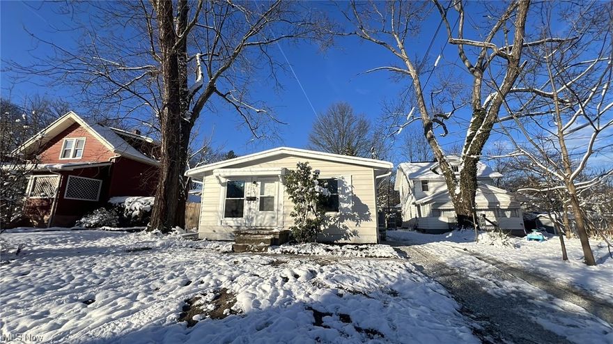 Welcome to 1286 Lexington Ave! This 3 bedroom, 1 bathroom ranch near the Cuyahoga River has been extensively renovated! When you first enter the home you will notice the brand new vinyl plank floors throughout the first floor. In the kitchen you have brand new cabinets, countertops and appliances. Across the home there are three spacious bedrooms, each with new flooring, paint, and lighting. The full bathroom has also been updated with new shower/tub, vanity, plumbing and lighting. All updates done in 2023!