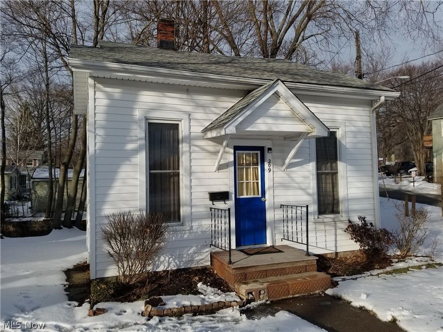360 square feet of Cute and Charming!  This 1 bedroom house is in walking distance to downtown Geneva.  Built in 1920 and has 10 ft. ceilings!  Roof  and windows are less than 5 yrs old. Carpeting and thick vinyl flooring through out house is 2 months old. This home has a full basement for plenty of storage.Yard is small and utilities are low. Yearly taxes less than $500 a year and home has gas heat and public water and sewer. If you want a 1 bedroom home and don't want to rent or pay association fees this could be your affordable and low maintenance home! Cute as a button and ready to show!