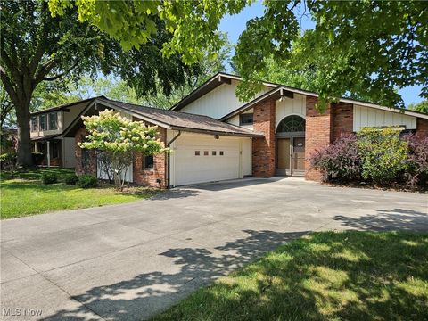16982 Bob White Circle Strongsville OH 44136