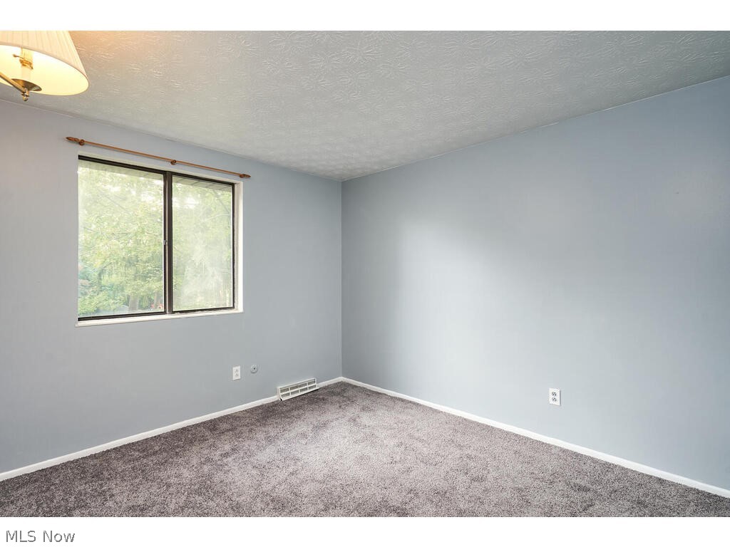 Hampton Ridge Condo - Residential