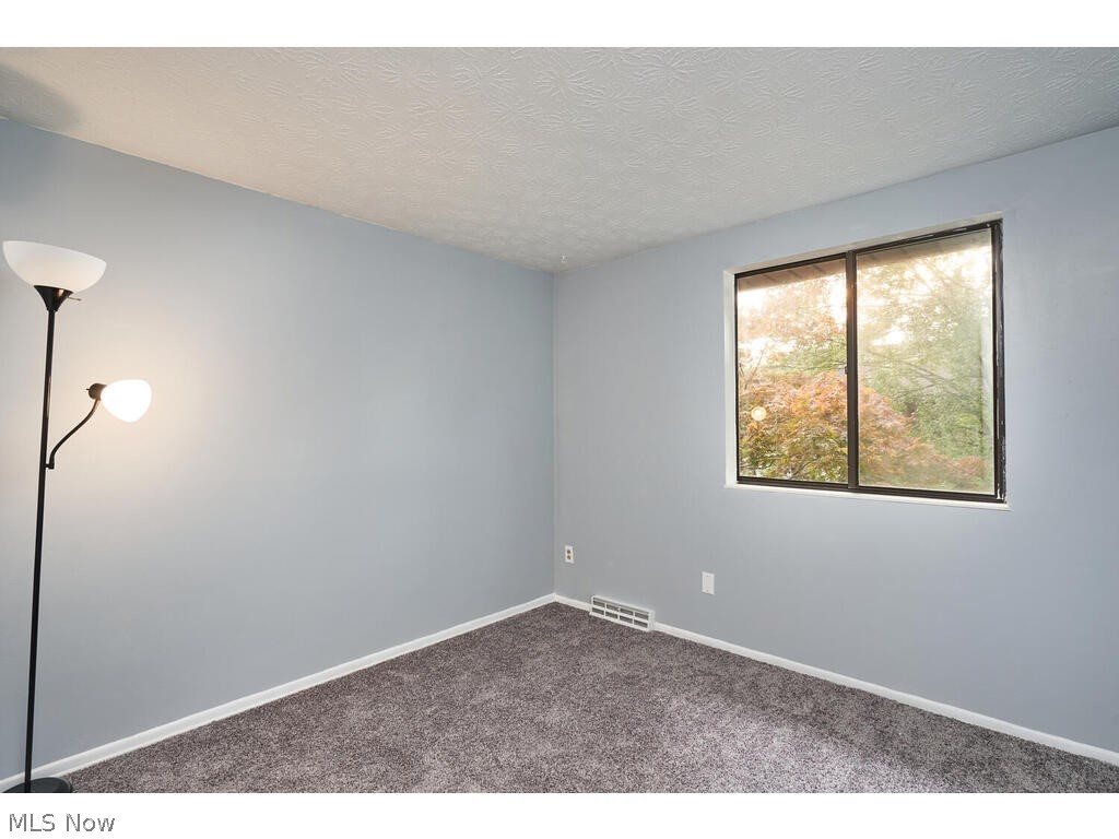 Hampton Ridge Condo - Residential