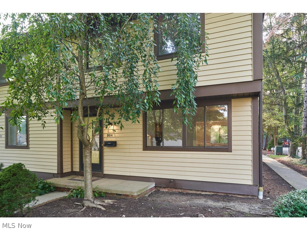 Hampton Ridge Condo - Residential