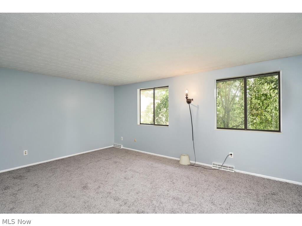 Hampton Ridge Condo - Residential