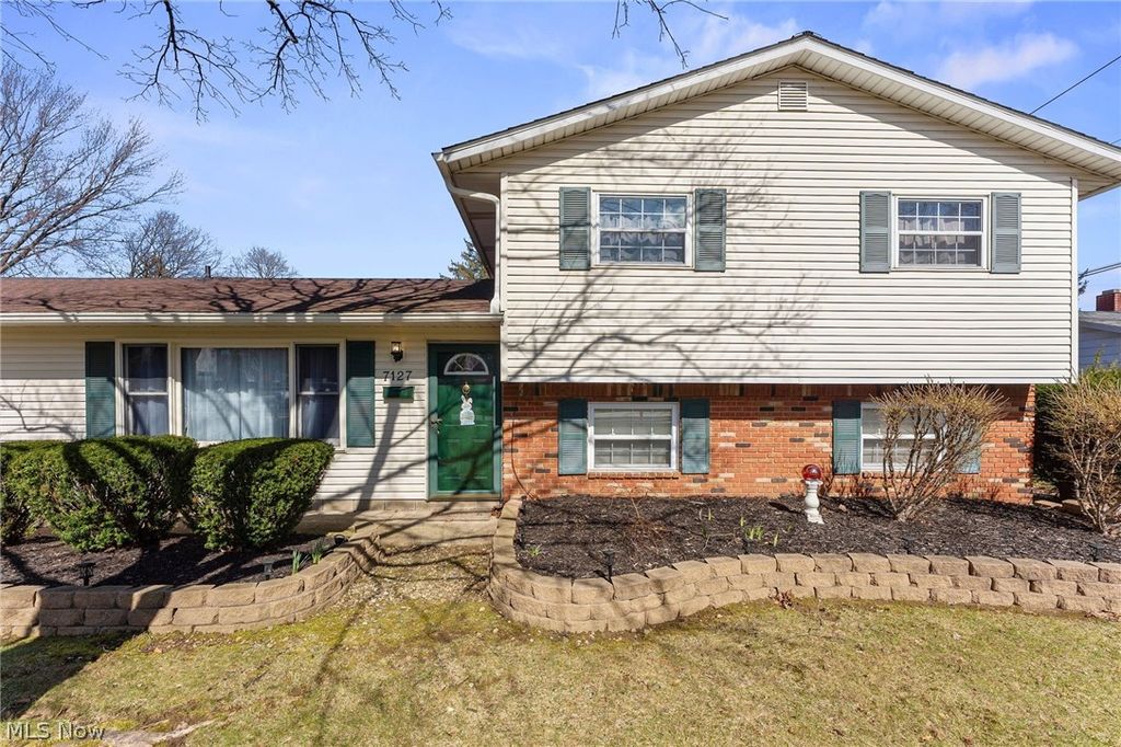 Photo of 7127 Lake Shore Boulevard, Mentor, OH 44060 (MLS # 5192949)