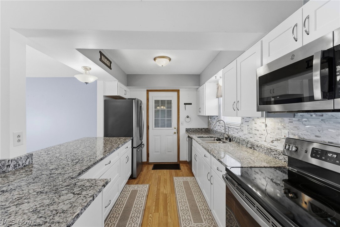 7127 Lake Shore Boulevard