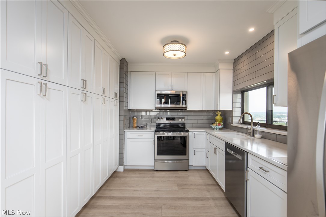 One Bratenahl Place Condo - Residential