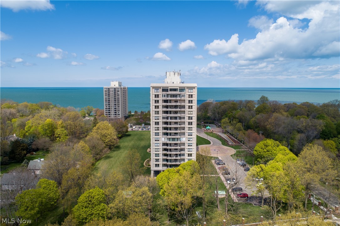 One Bratenahl Place Condo - Residential