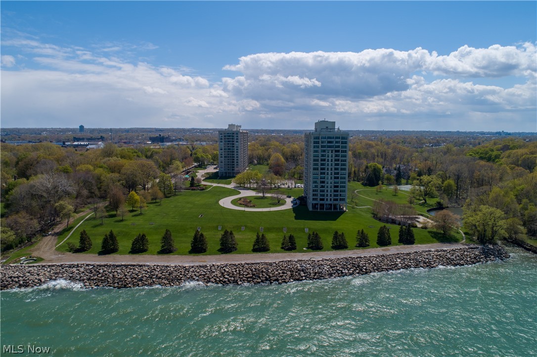 One Bratenahl Place Condo - Residential