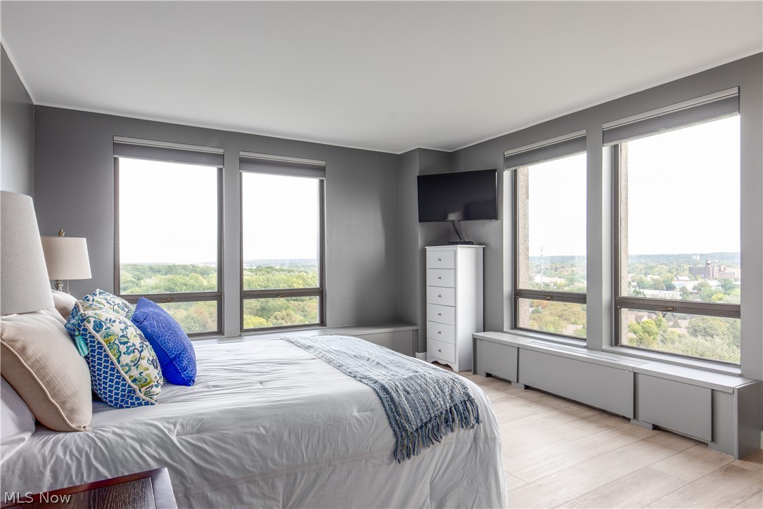 One Bratenahl Place Condo - Residential