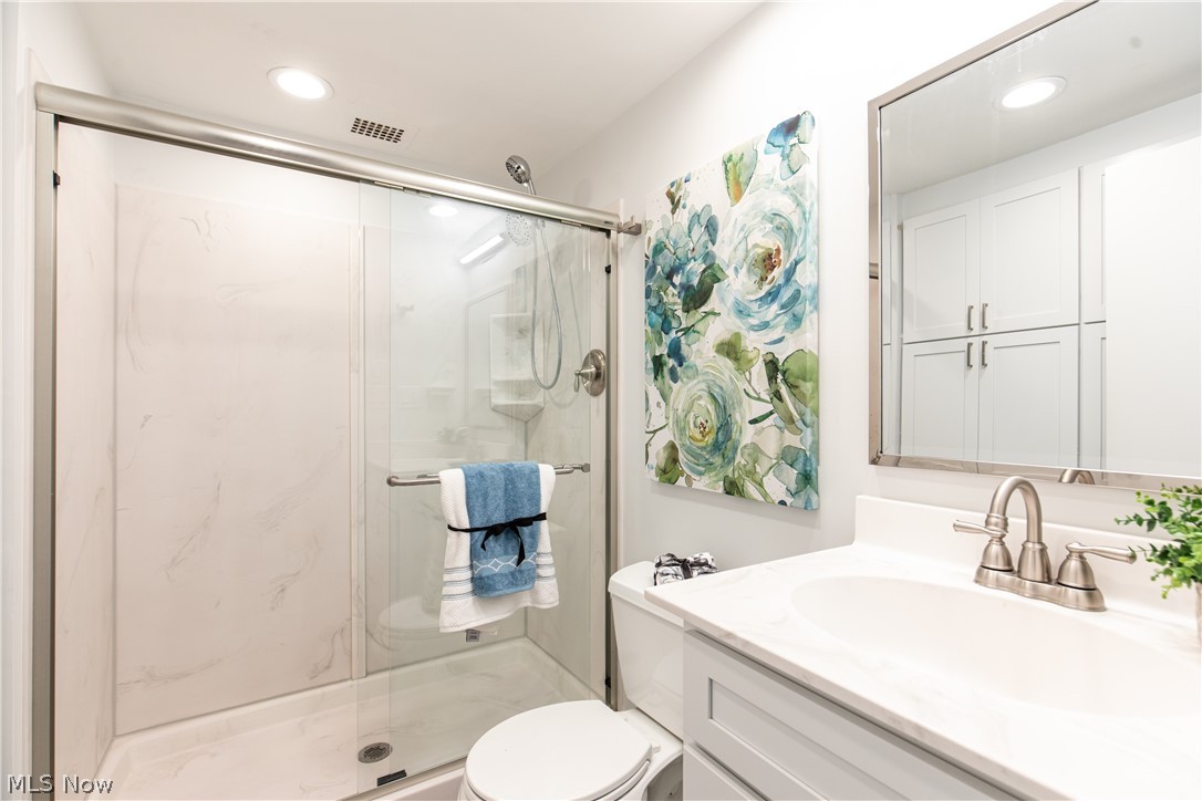 One Bratenahl Place Condo - Residential