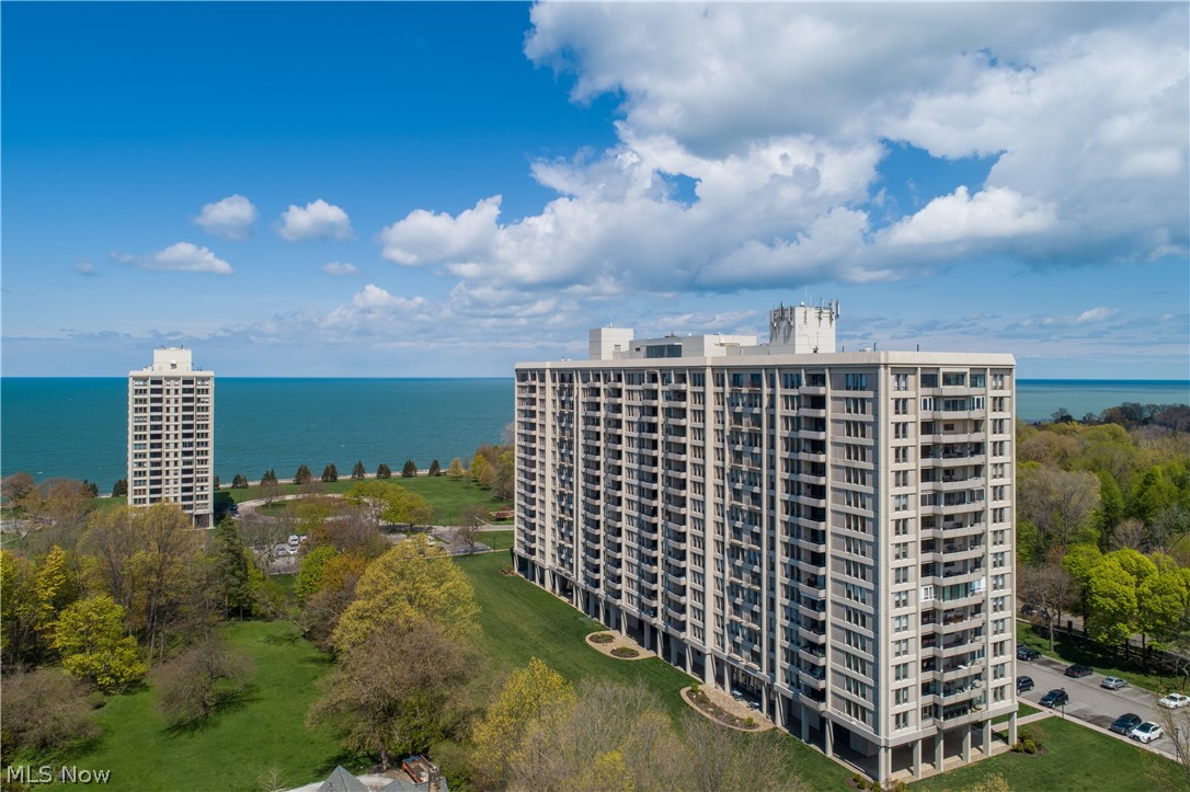 One Bratenahl Place Condo - Residential