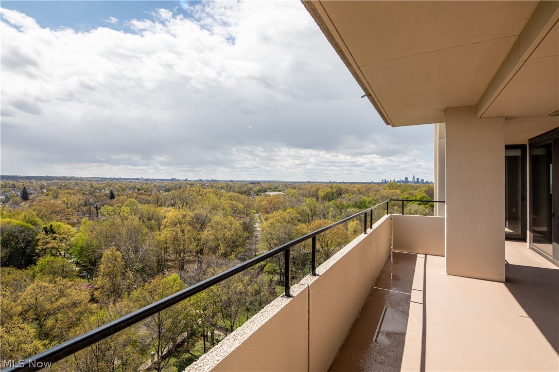 One Bratenahl Place Condo - Residential