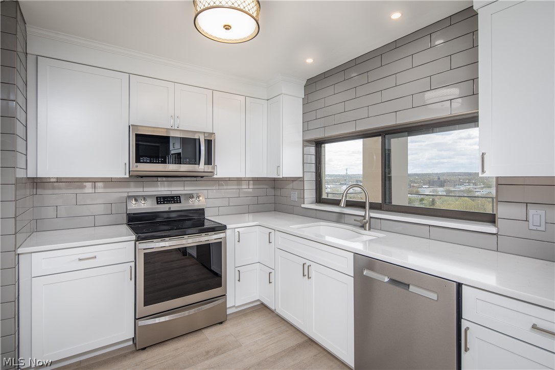 One Bratenahl Place Condo - Residential