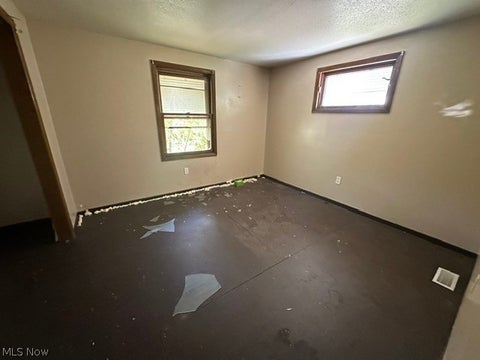 Tiny photo for 4372 E 146 ST, Cleveland, OH 44128 (MLS # 5254762)