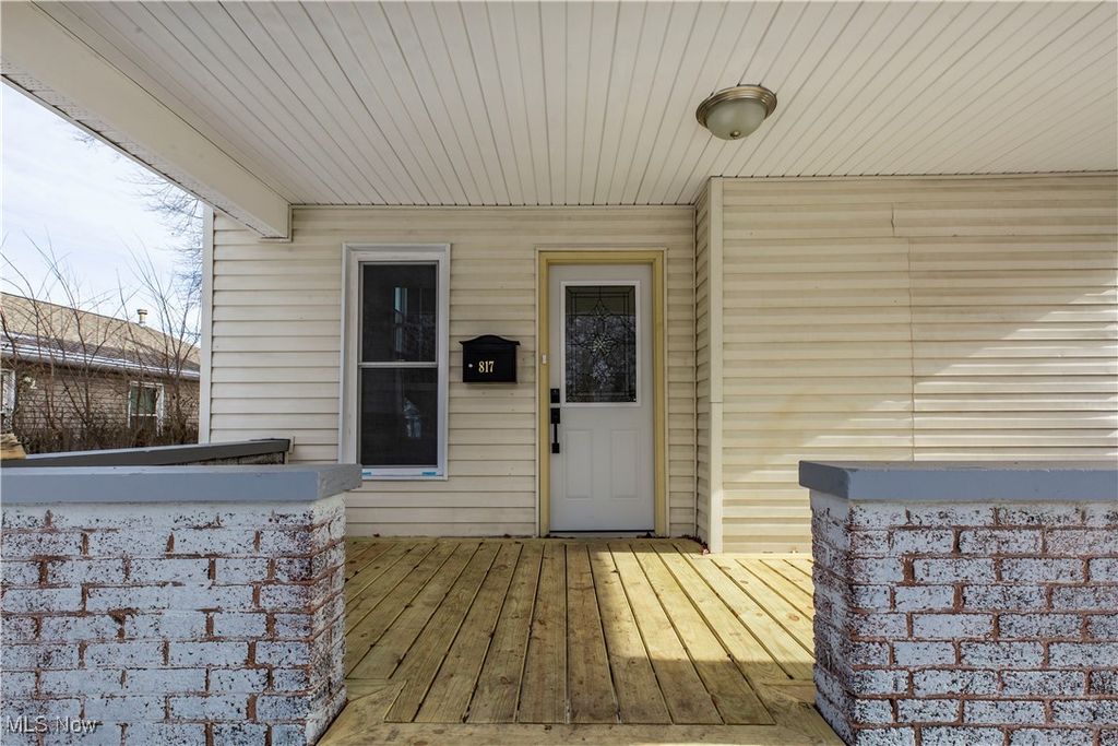 Photo of 817 Raymond Street, Akron, OH 44307 (MLS # 5183707)