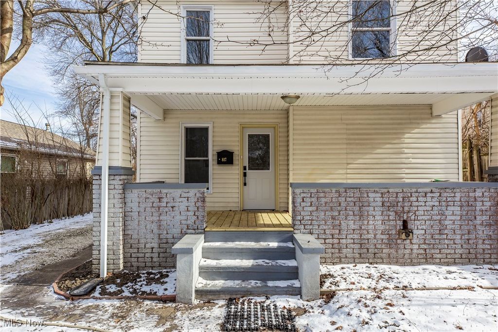 Photo of 817 Raymond Street, Akron, OH 44307 (MLS # 5183707)